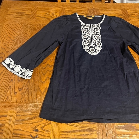Tory Burch Semi-Sheer Embroidered Tunic Top in Navy Sz 2 Boho Chic Relaxed Fit - Picture 3 of 15